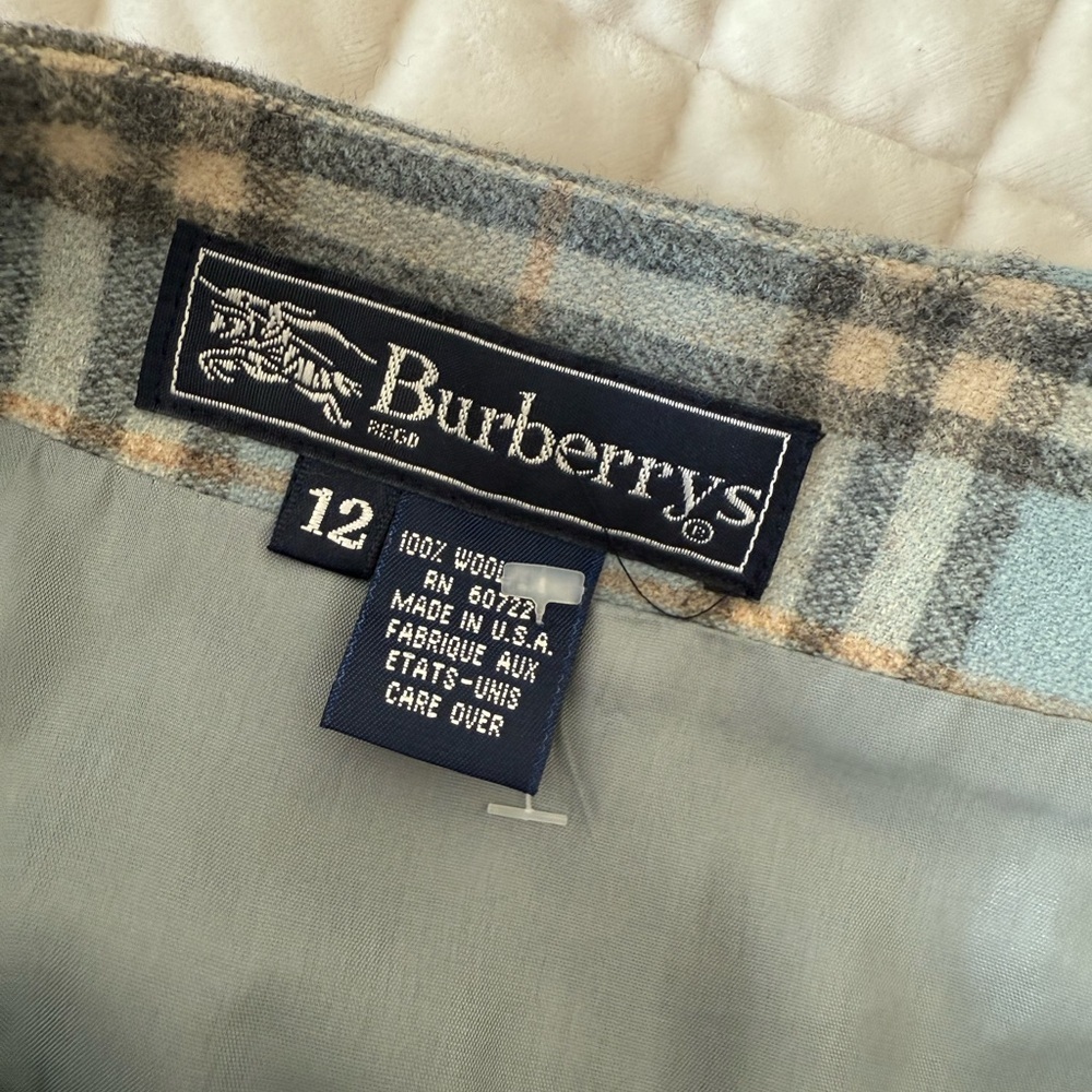 Burberry vintage wool Blue Plaid Skirt with fringe and pin - Picture 3 of 11